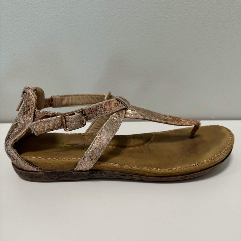 Volatile sandals - Picture 2 of 10